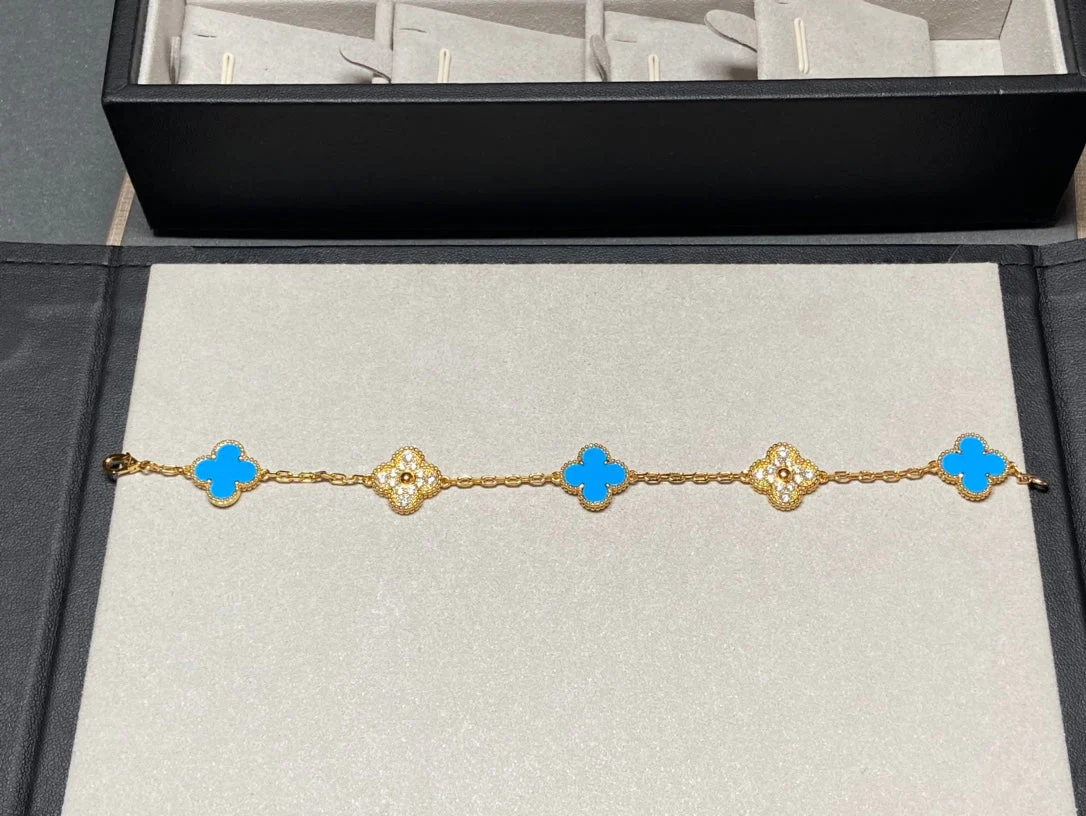 Regalia jewelryCLOVER 5 MOTIF BLUE CHALCEDONY DIAMOND GOLD BRACELET