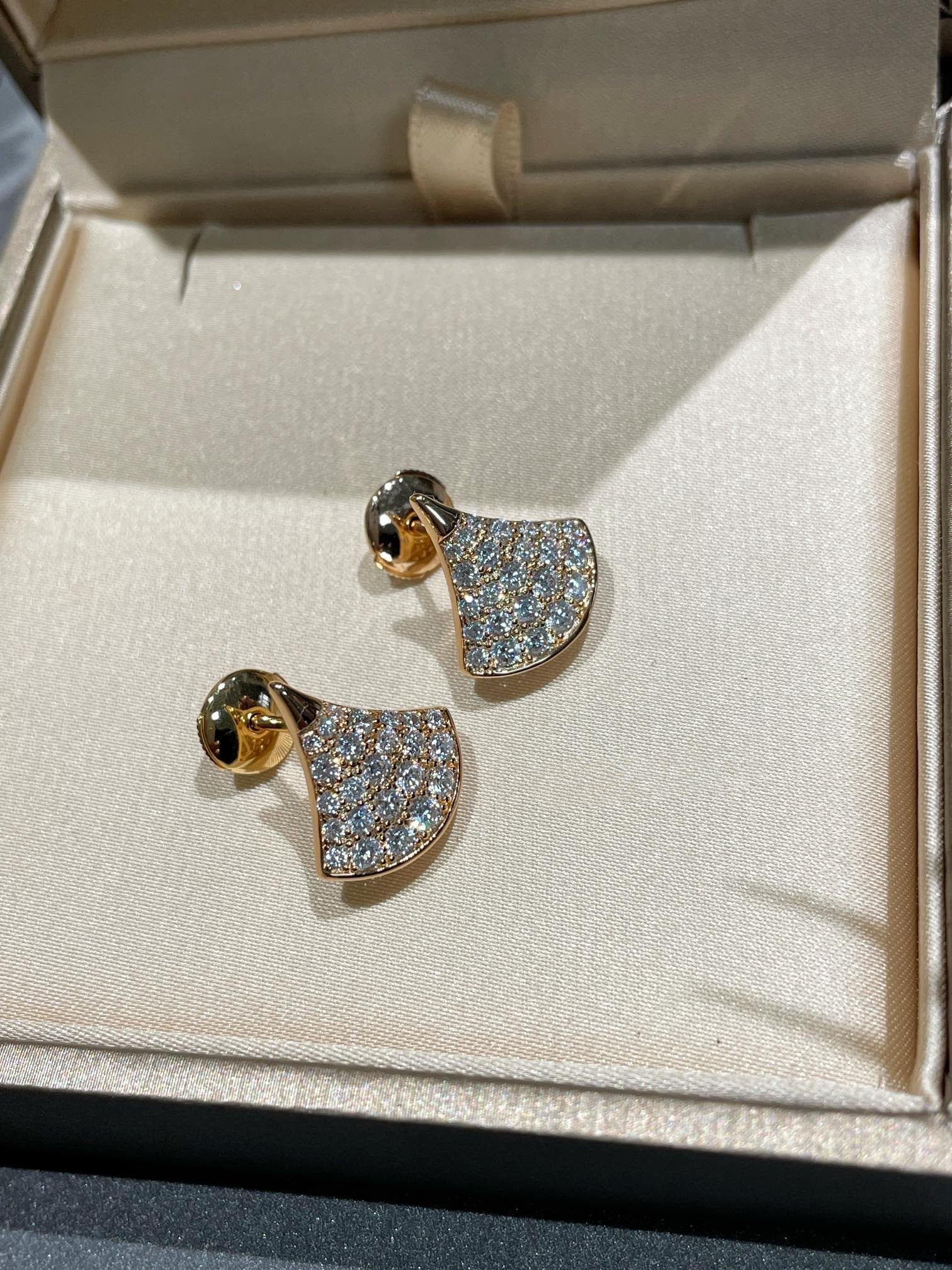 Regalia jewelryDREAM STUD EARRINGS DIAMOND