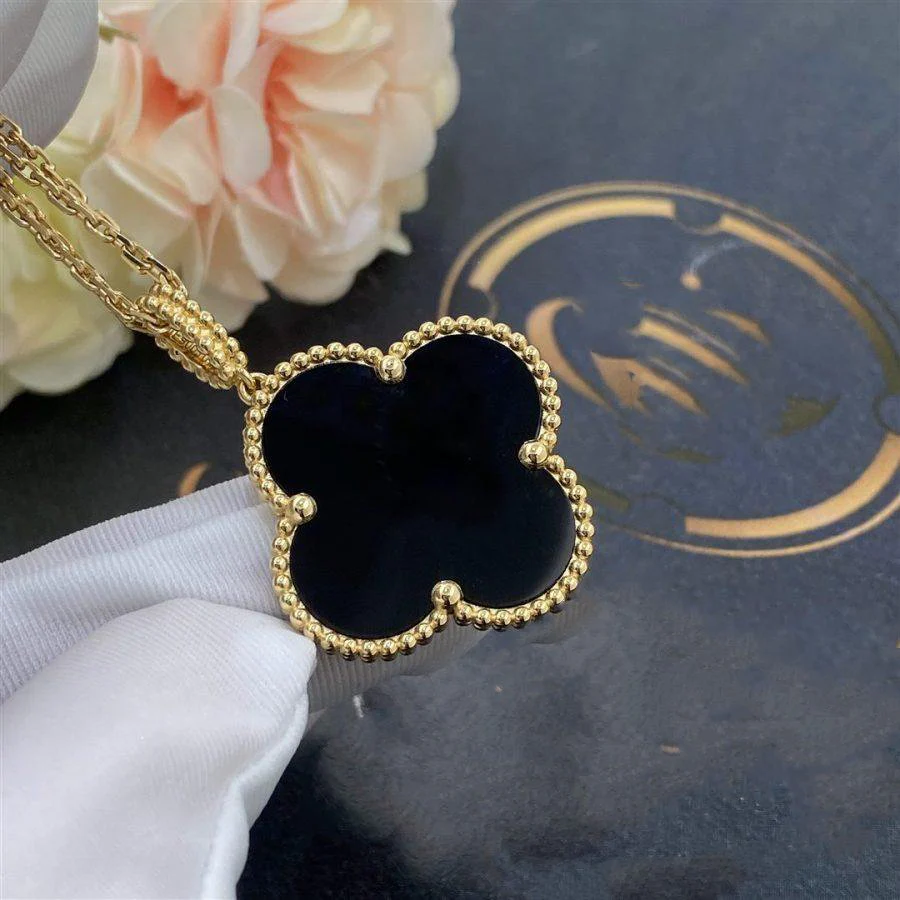 Regalia jewelryCLOVER 25MM GOLD ONYX BIG CLOVER NECKLACE