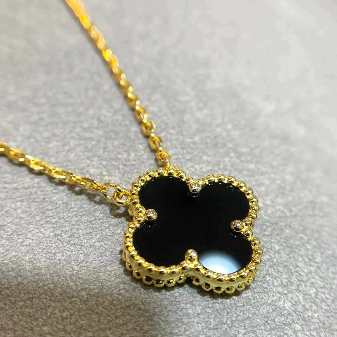 Regalia jewelryCLOVER 15MM BLACK ONYX SINGLE FLOWER NECKLACE