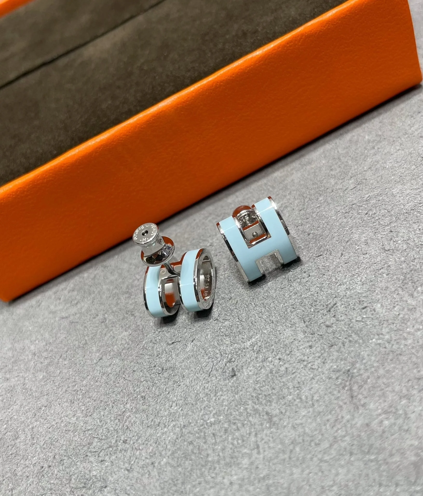 Regalia jewelryPOP H SKY BLUE STUD EARRINGS