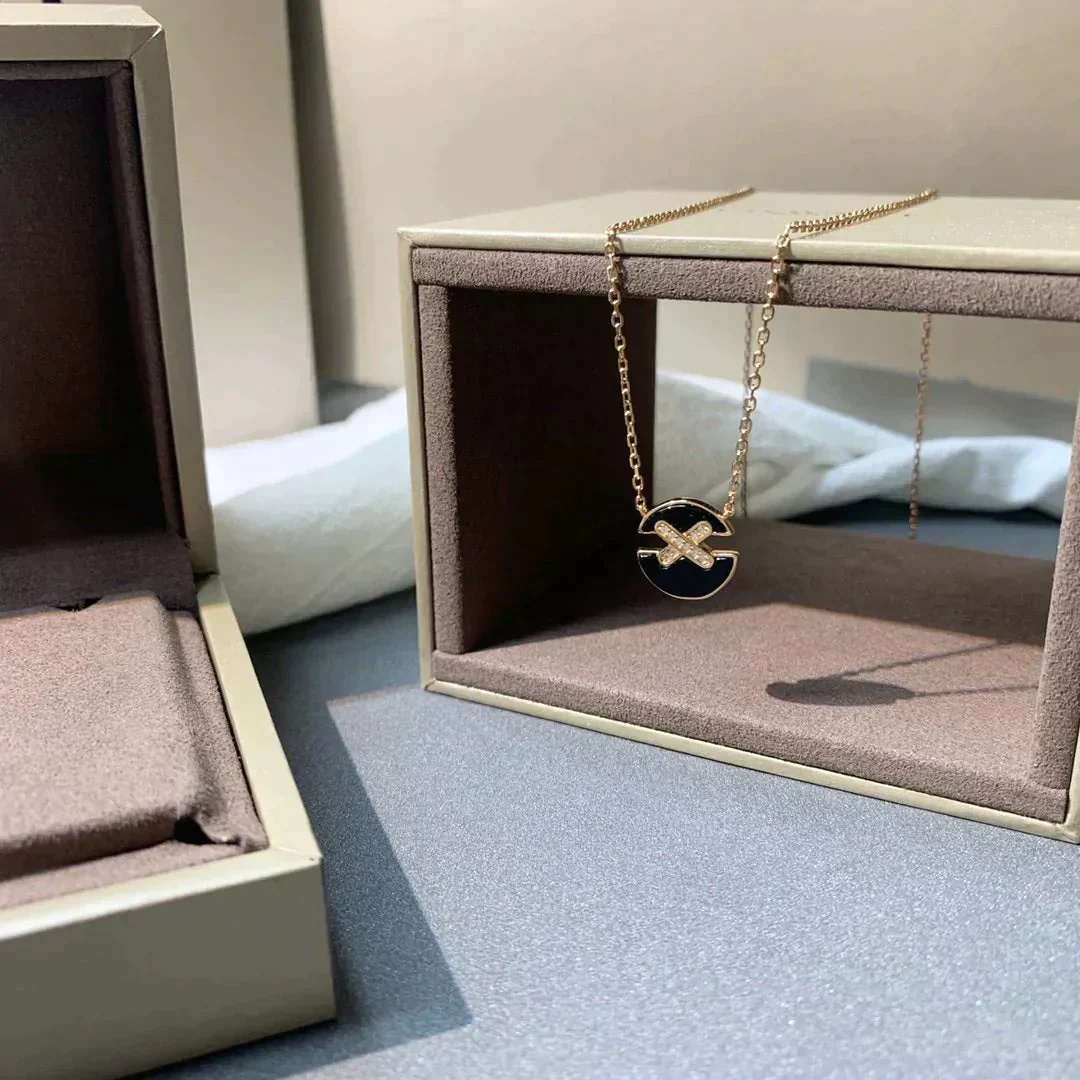 Regalia jewelryJEUX DE ROSE GOLD DIAMOND NECKLACE