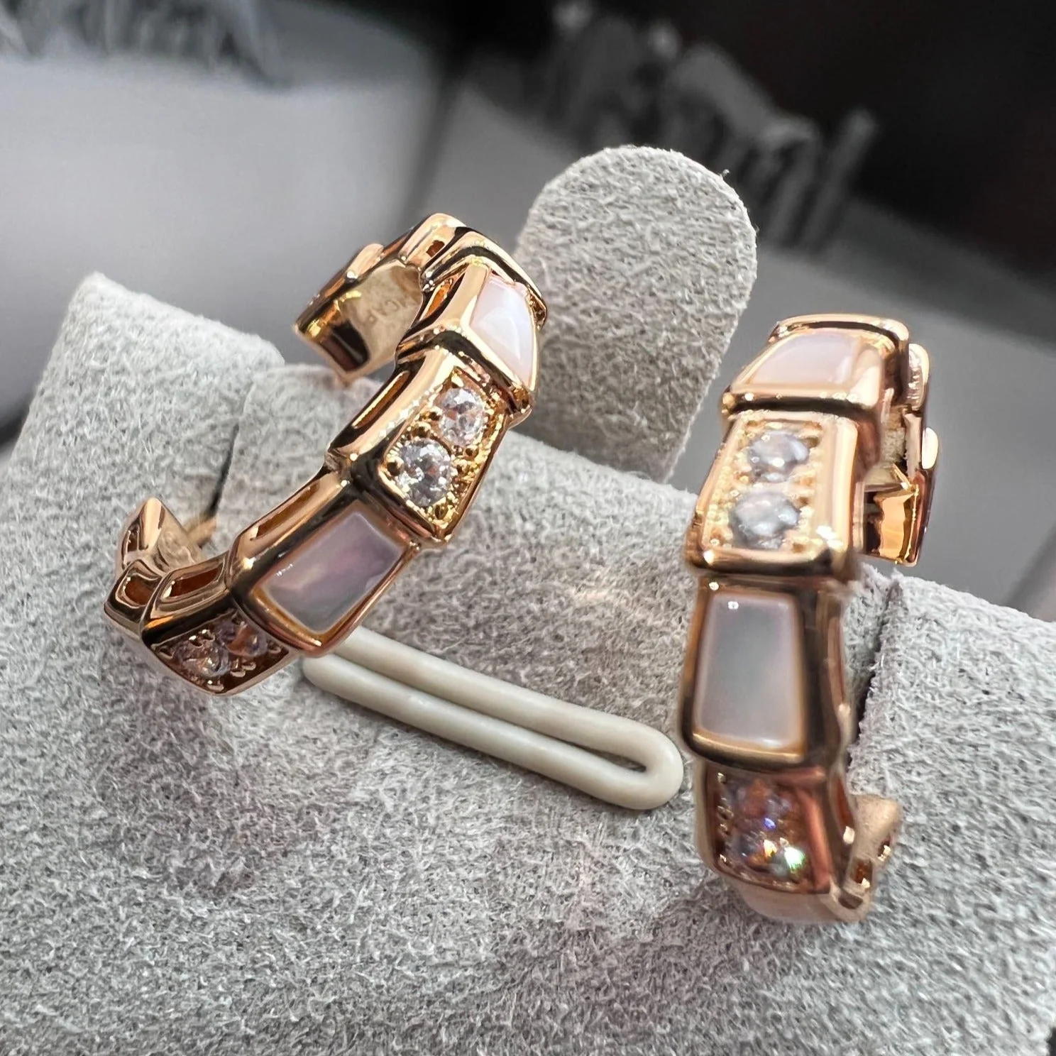 Regalia jewelrySERPENTI MOP PINK GOLD EARRINGS