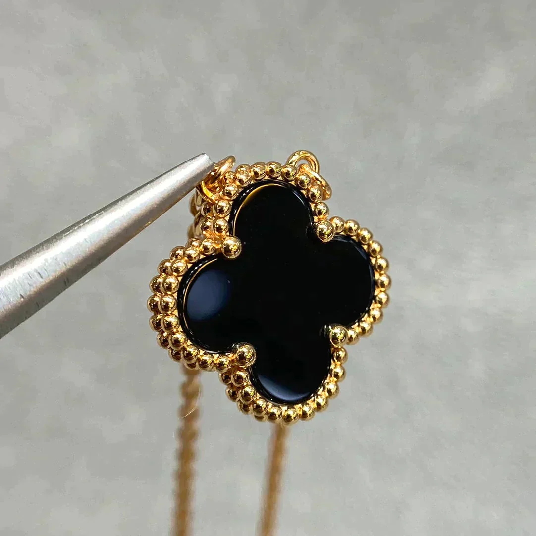 Regalia jewelryCLOVER 15MM BLACK ONYX SINGLE FLOWER NECKLACE