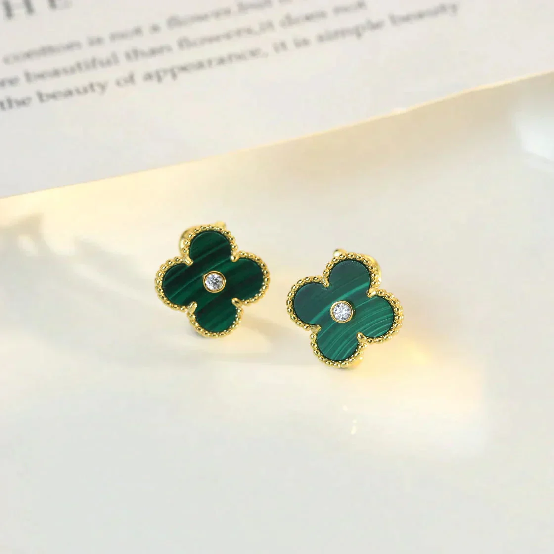 Regalia jewelryCLOVER MEDIUM 1 MOTIFS MALACHITE DIAMOND EARRINGS
