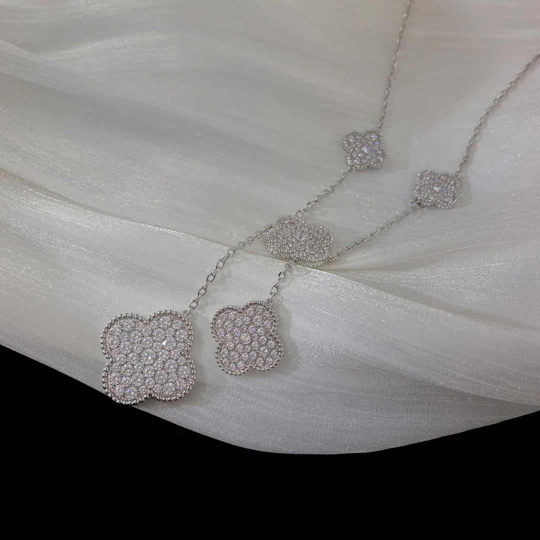 Regalia jewelryCLOVER 5 MOTIFS SILVER DIAMONDS NECKLACE