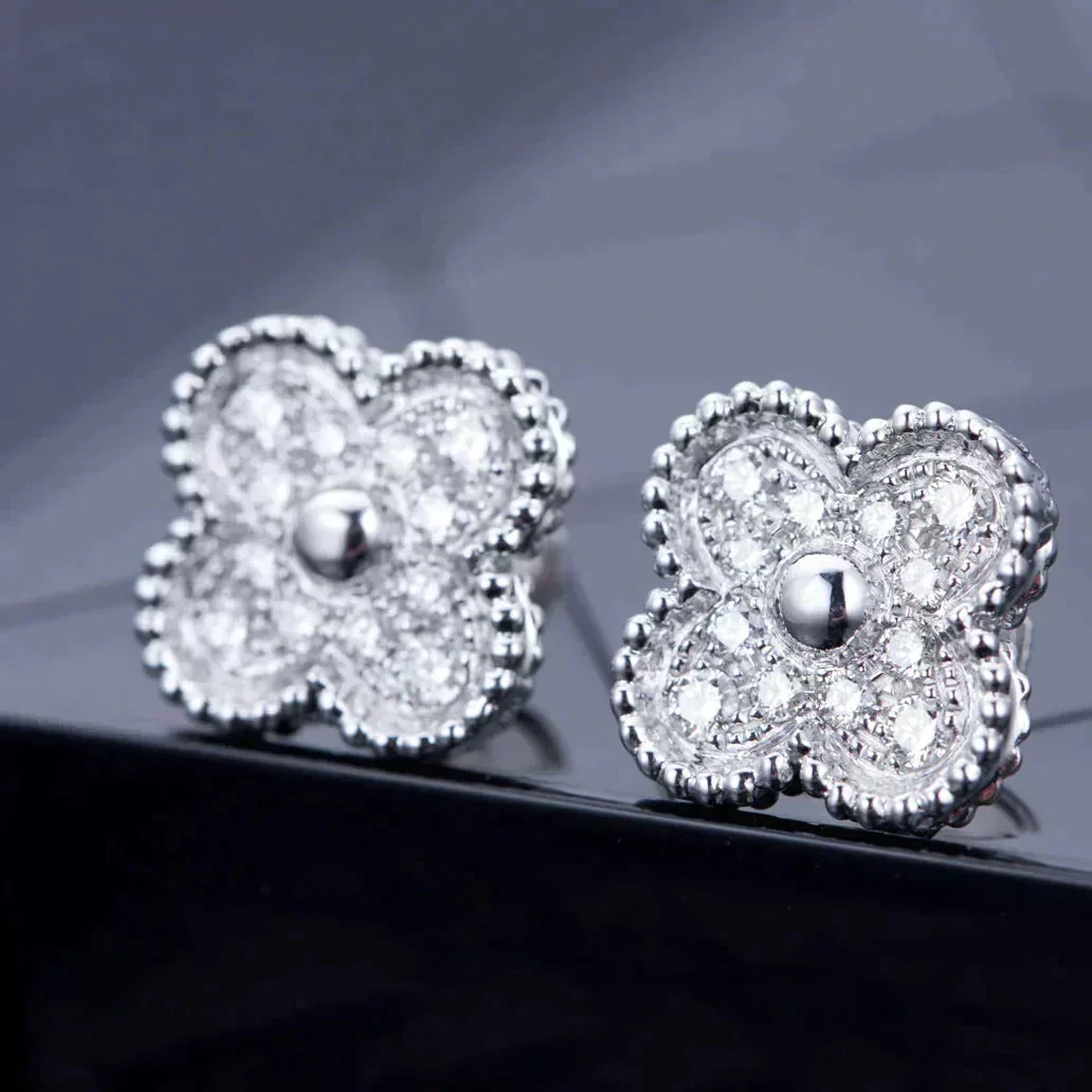 Regalia jewelryCLOVER 1 MOTIFS DIAMOND STUD EARRINGS SILVER