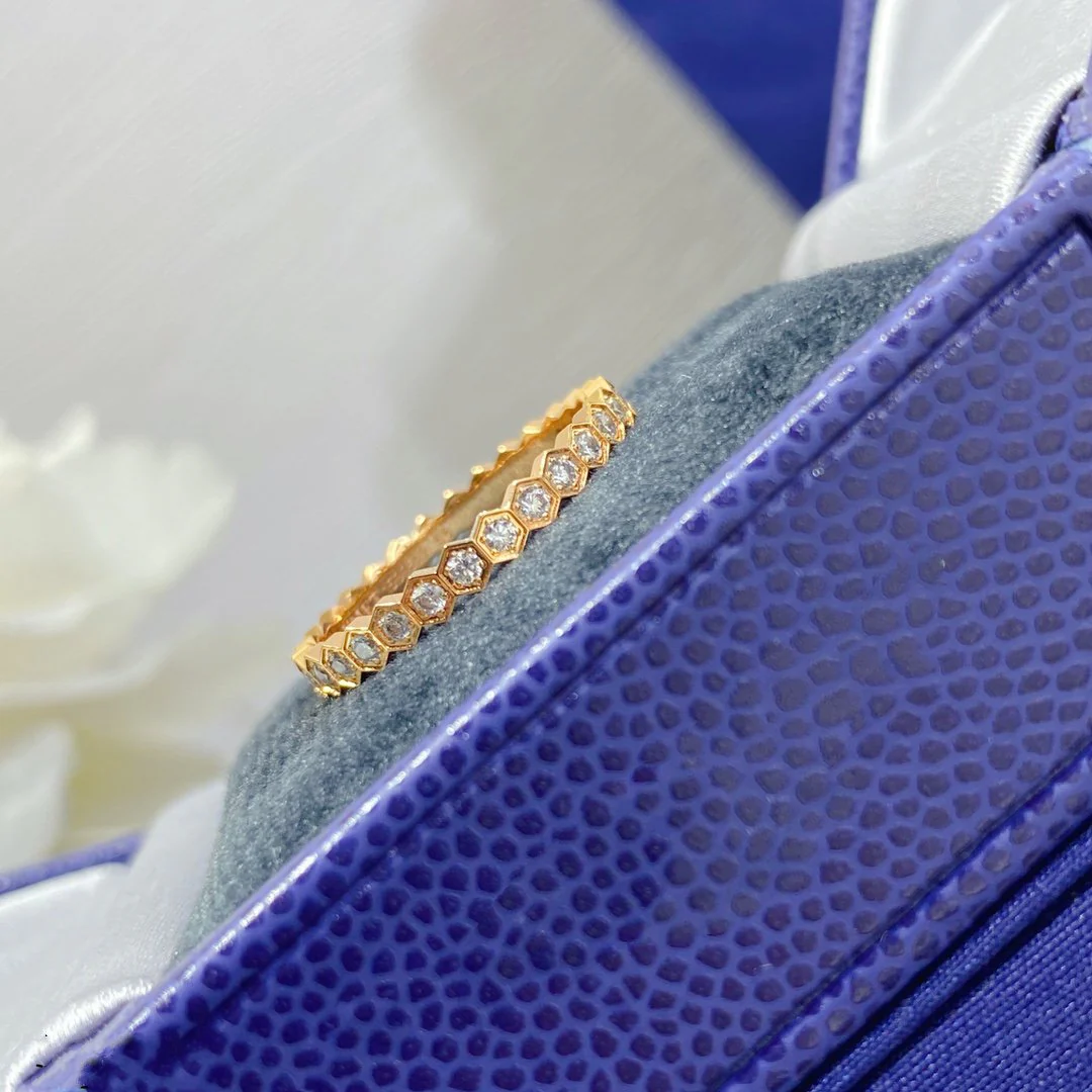 Regalia jewelryBEE LOVE DIAMOND PAVED SMALL RING