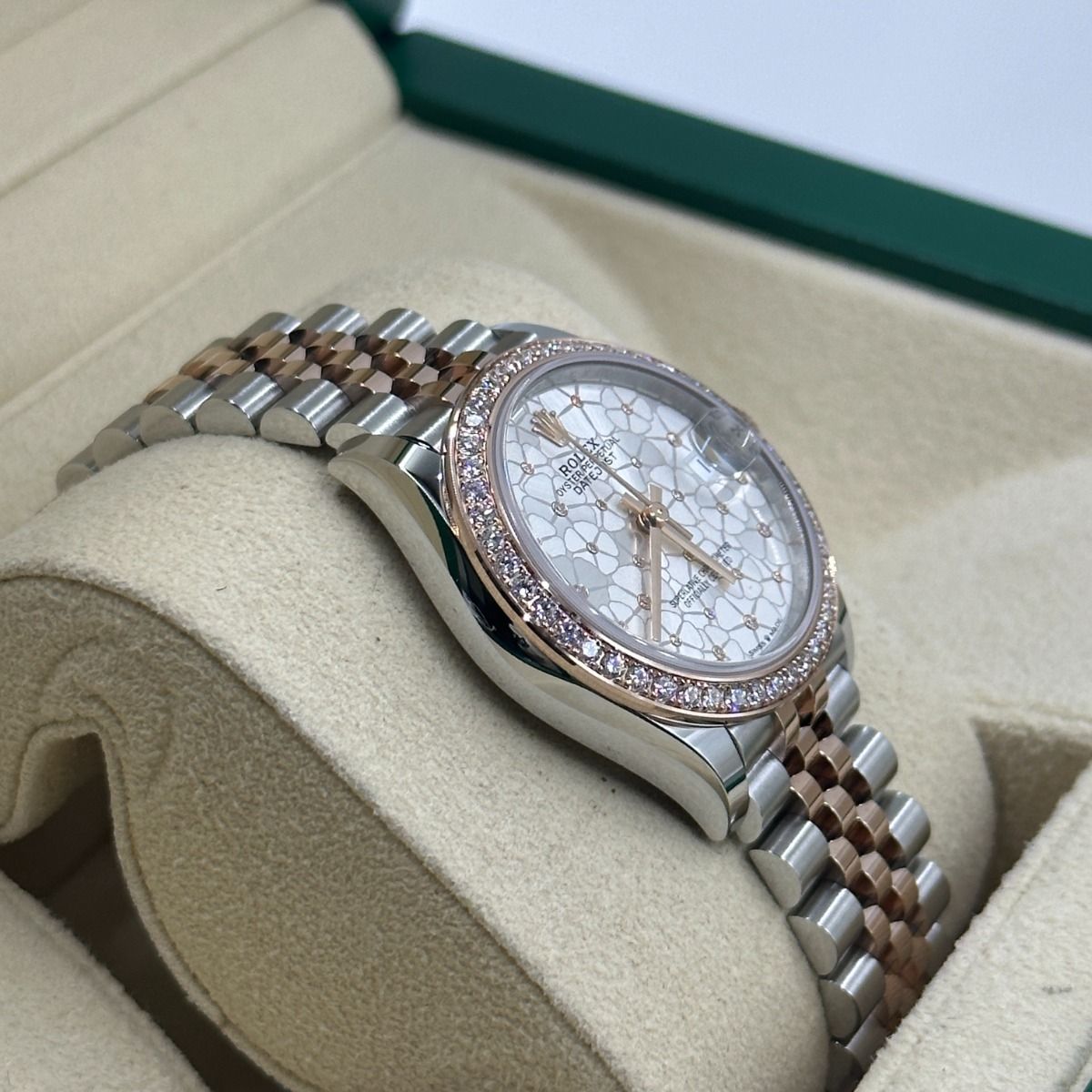 【Super Clone】ROLEX Datejust m278381-0031/0032 Silver Floral Motif Diamond Dial Diamond-Set Bezel 31mm