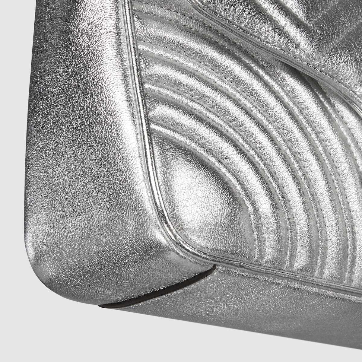 GG Marmont Small Shoulder Bag