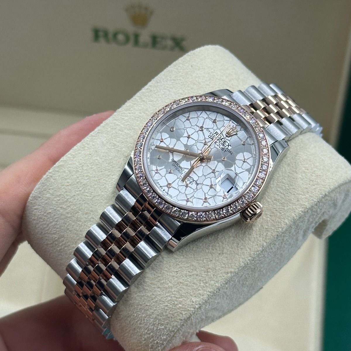 【Super Clone】ROLEX Datejust m278381-0031/0032 Silver Floral Motif Diamond Dial Diamond-Set Bezel 31mm