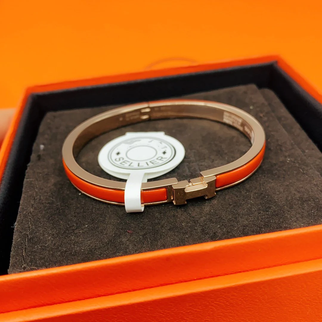 Regalia jewelryCLASSIC HM CLIC RED 8MM ENAMEL BRACELET