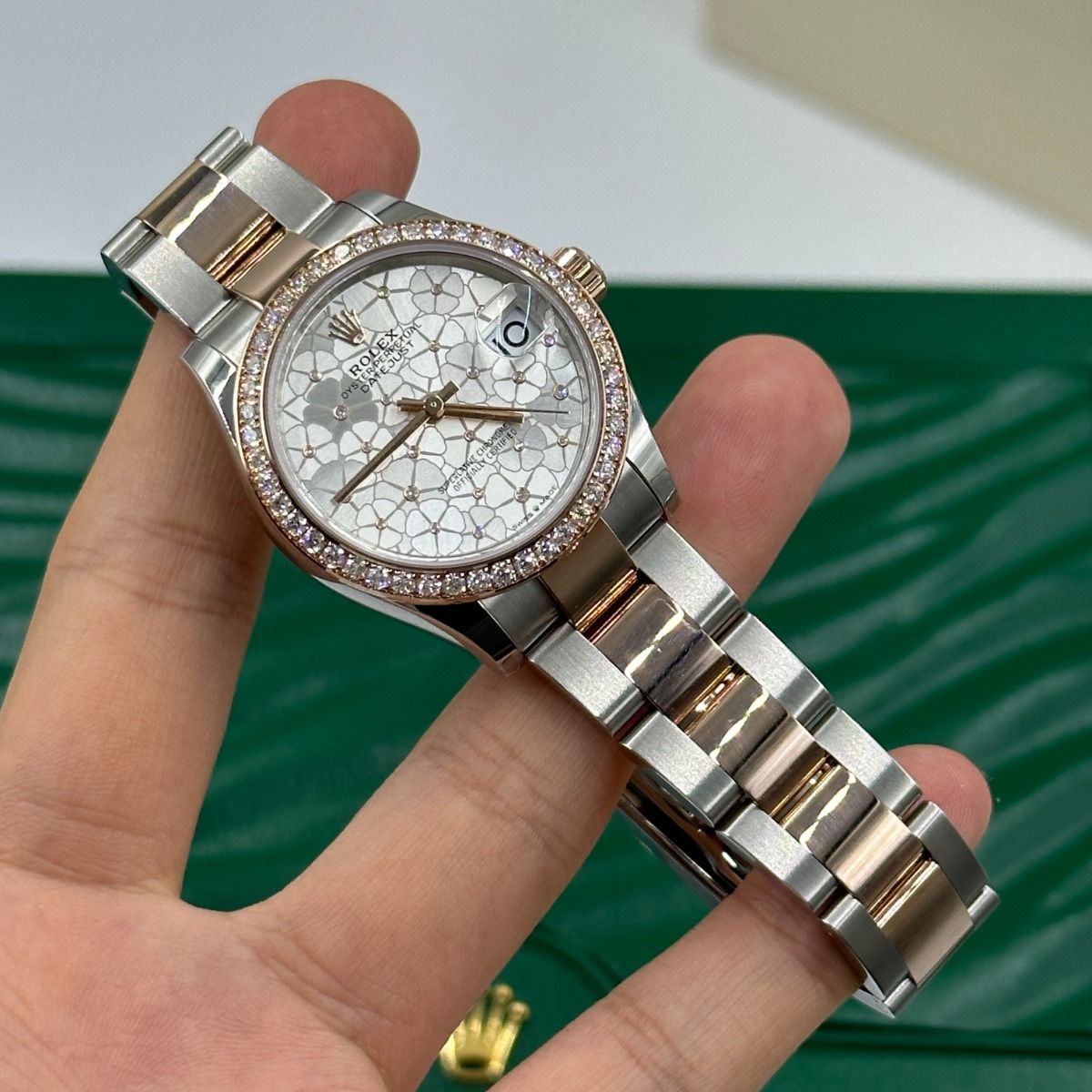 【Super Clone】ROLEX Datejust m278381-0031/0032 Silver Floral Motif Diamond Dial Diamond-Set Bezel 31mm