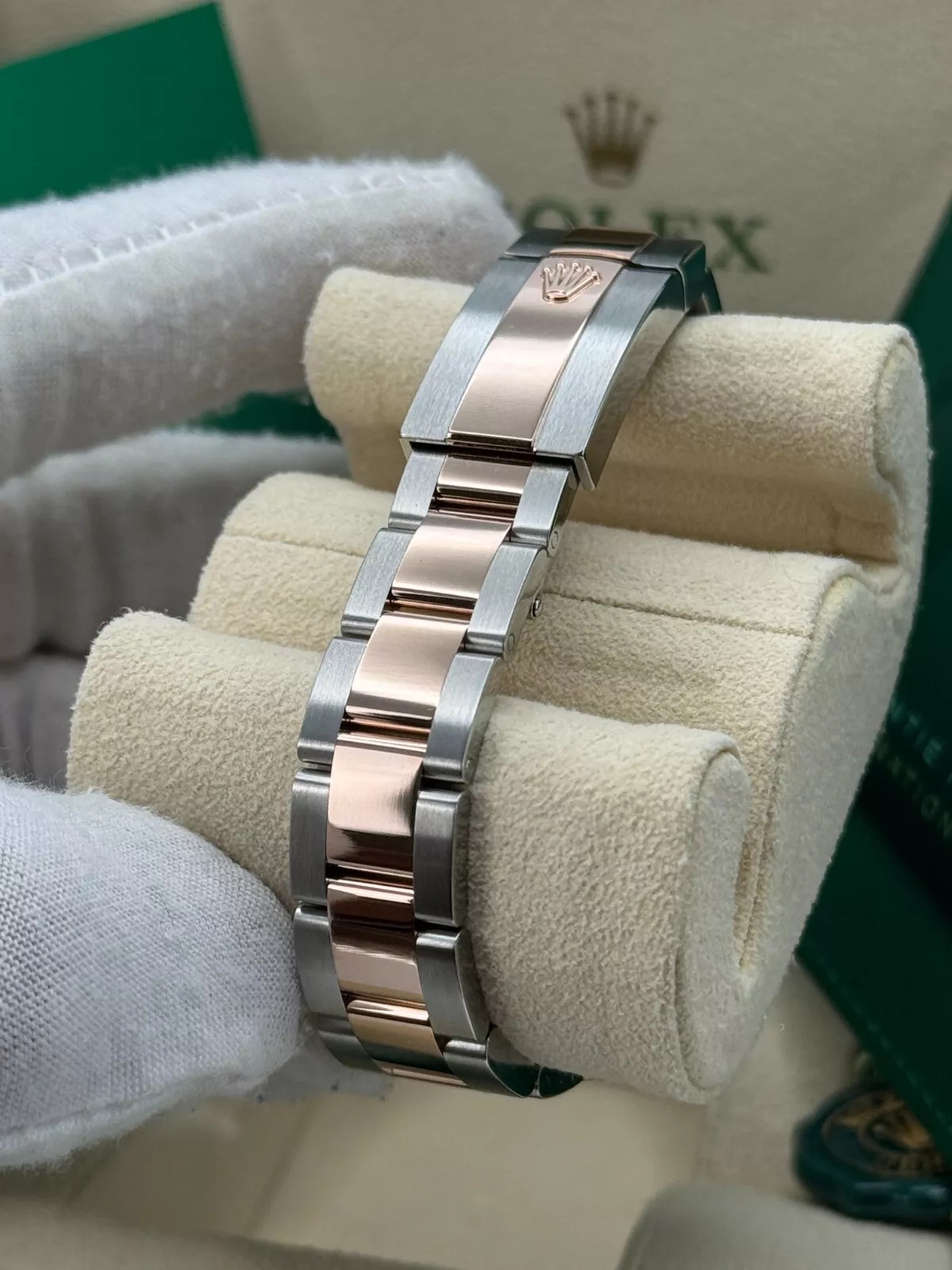 【Super Clone】RLX Datejust m278381-0025/0026 Mother-of-Pearl Diamond 31mm Dial Diamond-Set Bezel and Oyster Bracelet Watch