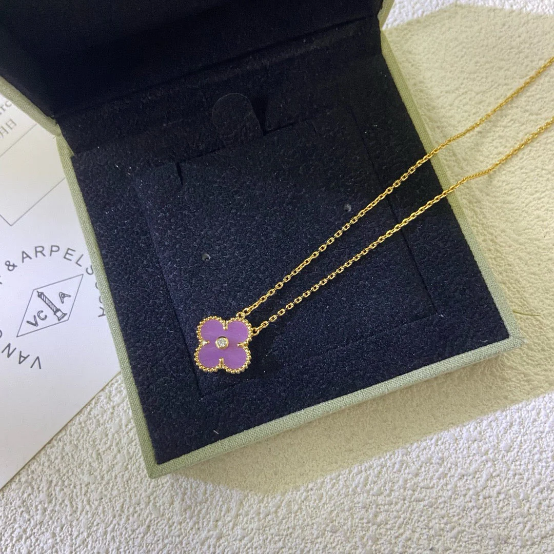 Regalia jewelryCLOVER 15MM DIAMOND  PURPLE VIOLET NECKLACE