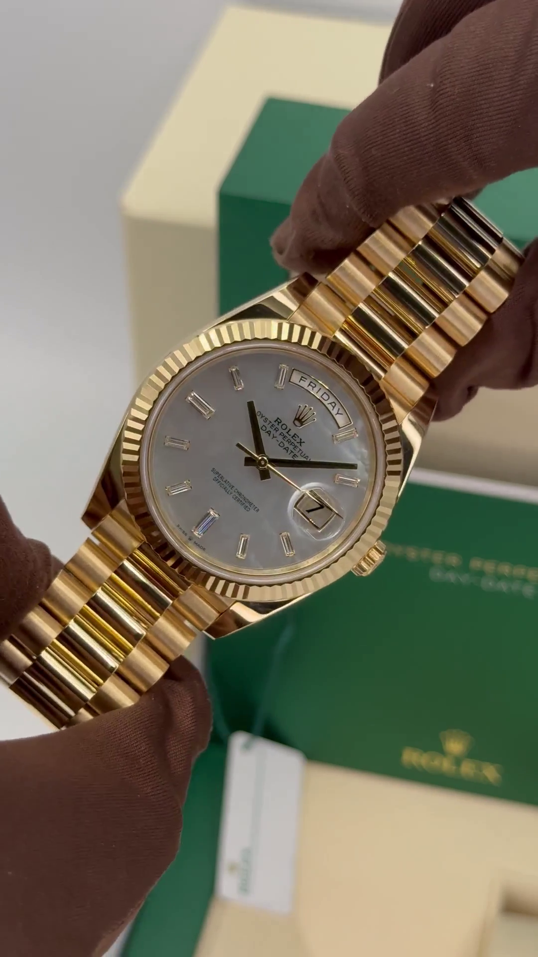 【Super Clone】ROLEX Day-Date 40mm Yellow Gold President  Mother of Pearl Diamond Baguette Dial - 228238