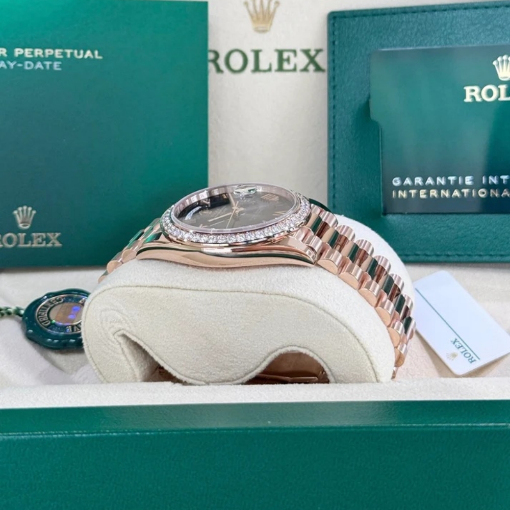 【Super Clone】ROLEX  Day-Date 40mm Slate Ombré Dial and Diamond Bezel 228345rbr-0025