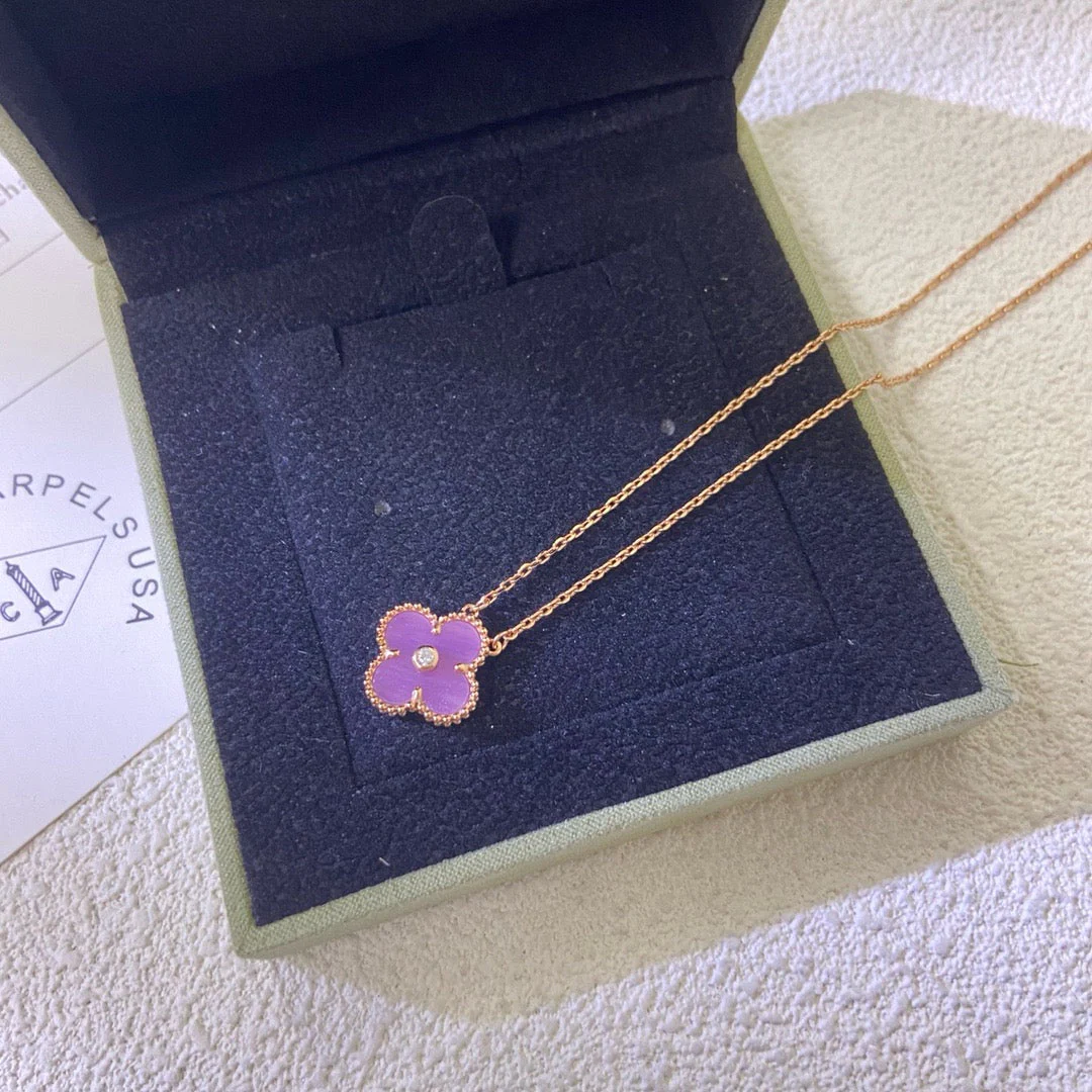 Regalia jewelryCLOVER 15MM DIAMOND  PURPLE VIOLET NECKLACE