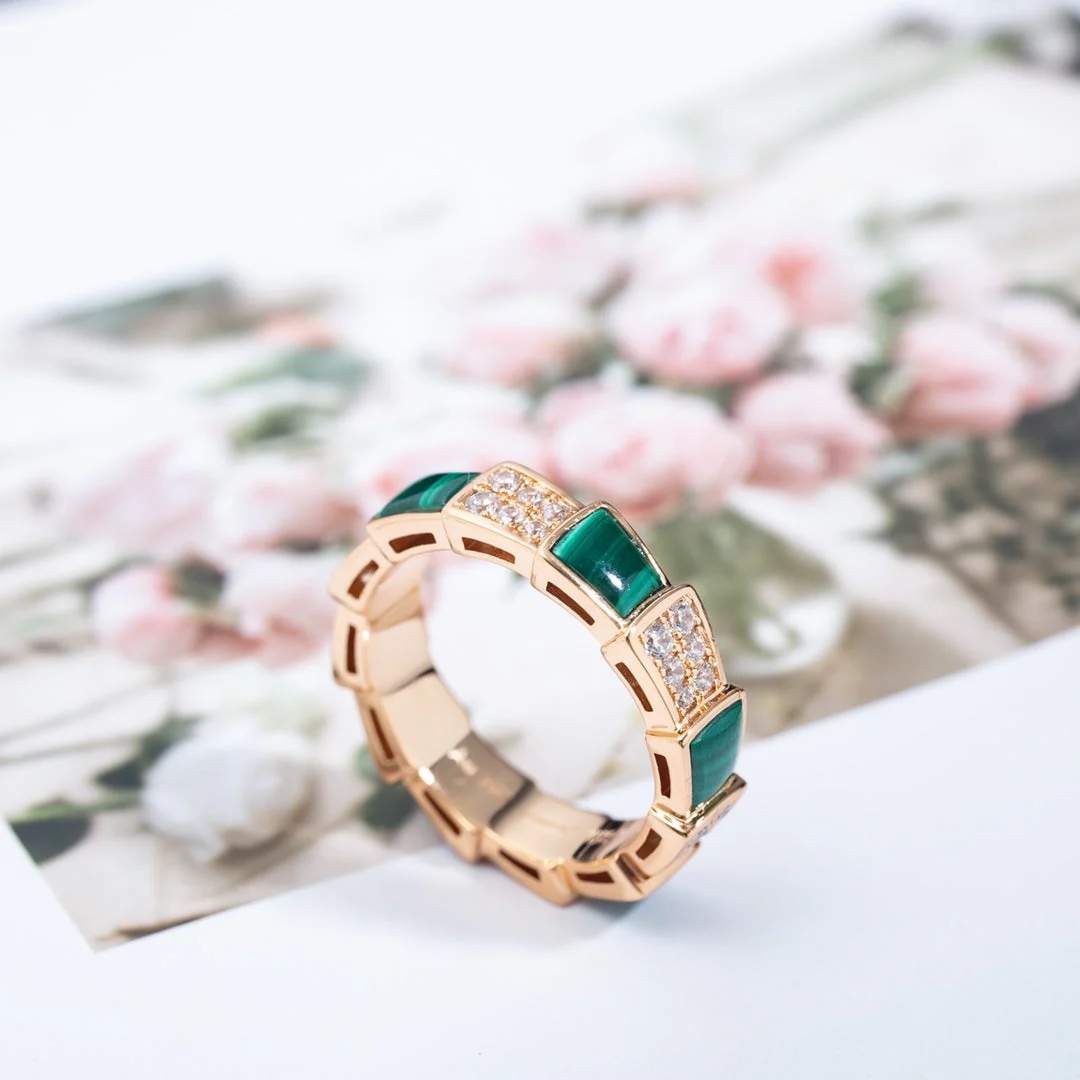 Regalia jewelrySERPENTI RING PINK GOLD MALACHITE DIAMOND PAVED 4MM