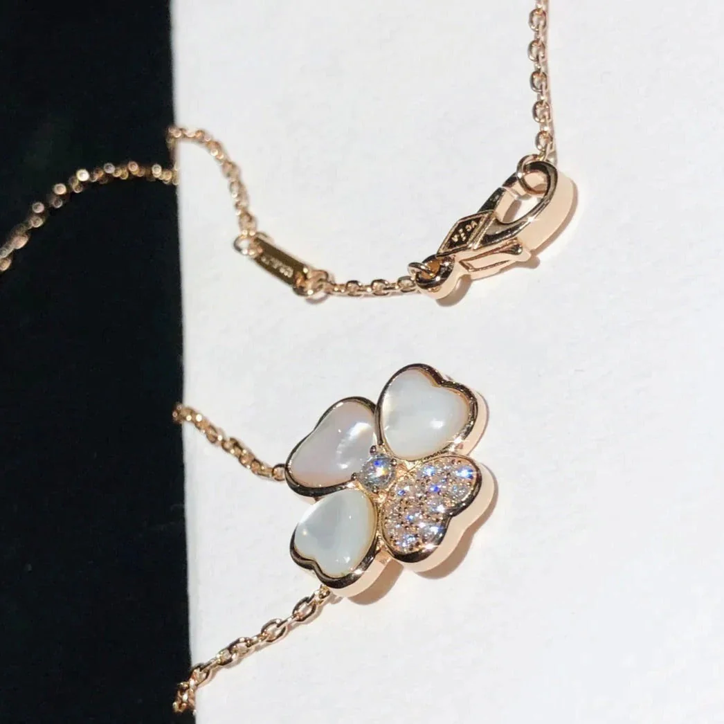 Regalia jewelryCLOVER MOP DIAMOND ROSE GOLD NECKLACE
