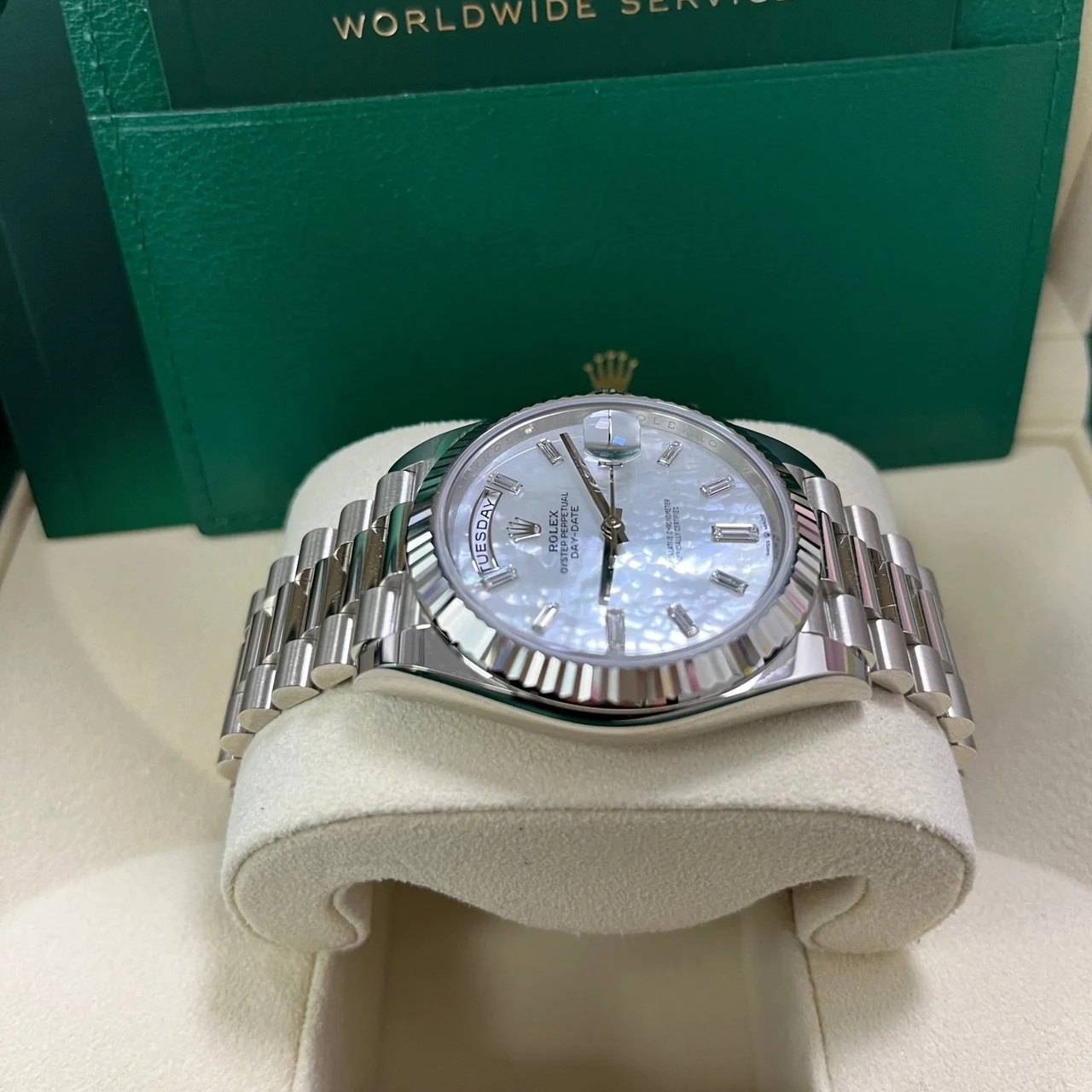 【Super Clone】ROLEX Day-Date 228236-0026 Mother Of Pearl Diamonds Dial