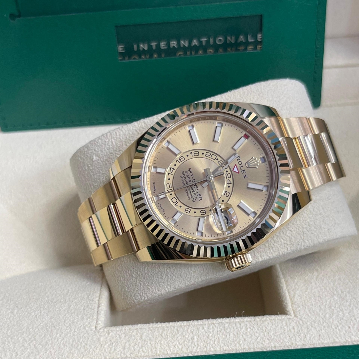【Super Clone】ROLEX  Sky-Dweller 42mm 336938-0001/0004 Yellow Gold Champagne Dial Jubilee