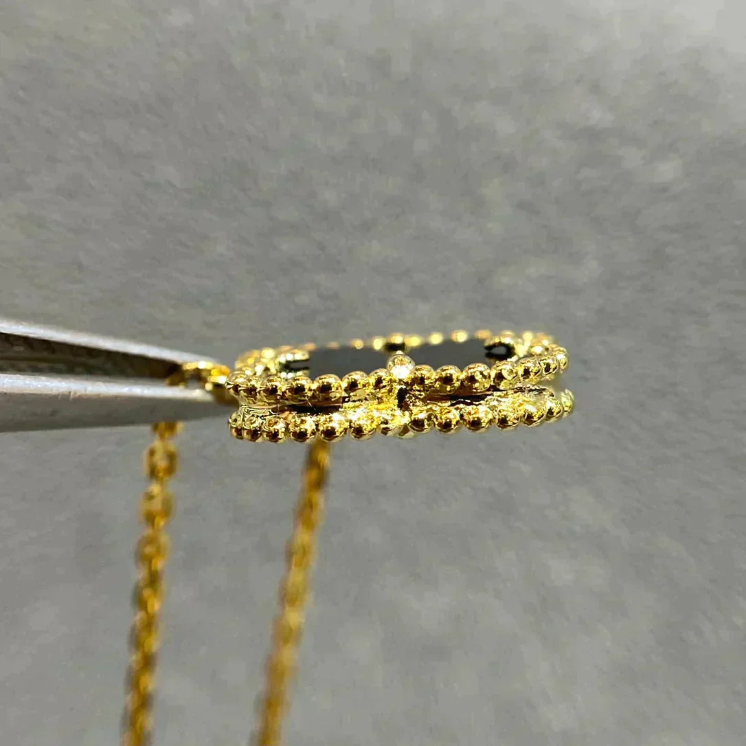 Regalia jewelryCLOVER 15MM BLACK ONYX SINGLE FLOWER NECKLACE