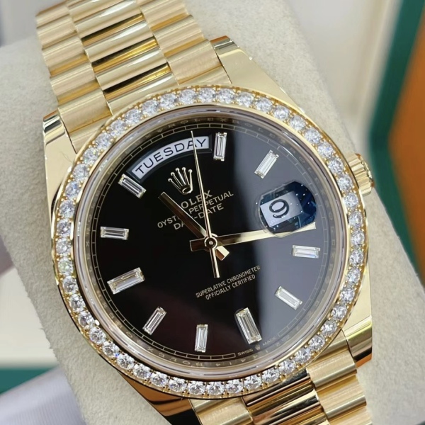 【Super Clone】ROLEX Day-Date 40mm Black Diamond Dial and Diamond Bezel Yellow Gold President Bracelet  228348RBR-0001