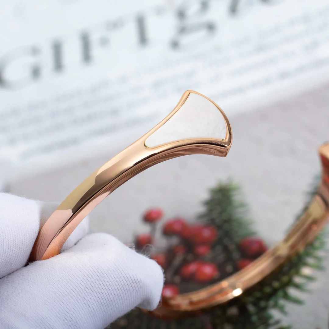 Regalia jewelryDREAM BRACELET OPEN PINK GOLD MOP DIAMOND