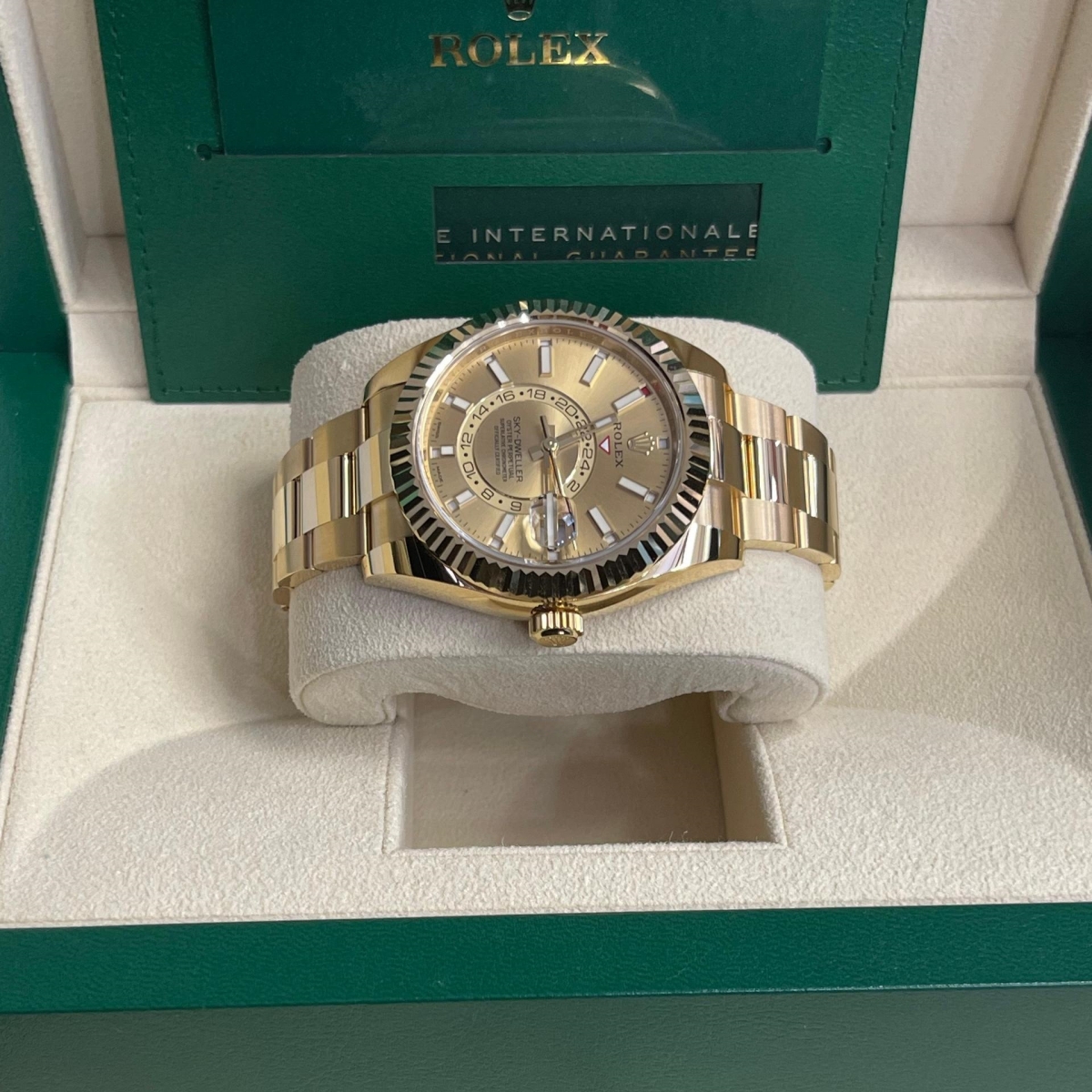 【Super Clone】ROLEX  Sky-Dweller 42mm 336938-0001/0004 Yellow Gold Champagne Dial Jubilee