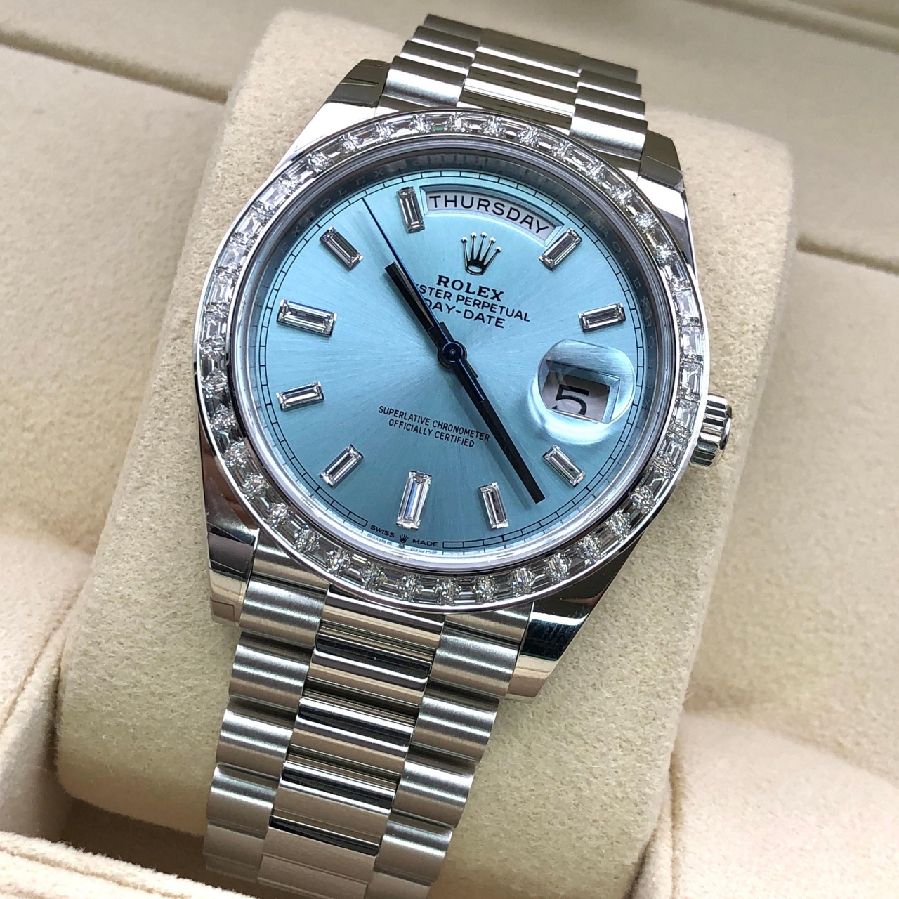 【Super Clone】ROLEX Day-Date 40mm 228396TBR-0002 Ice Blue Diamonds Dial