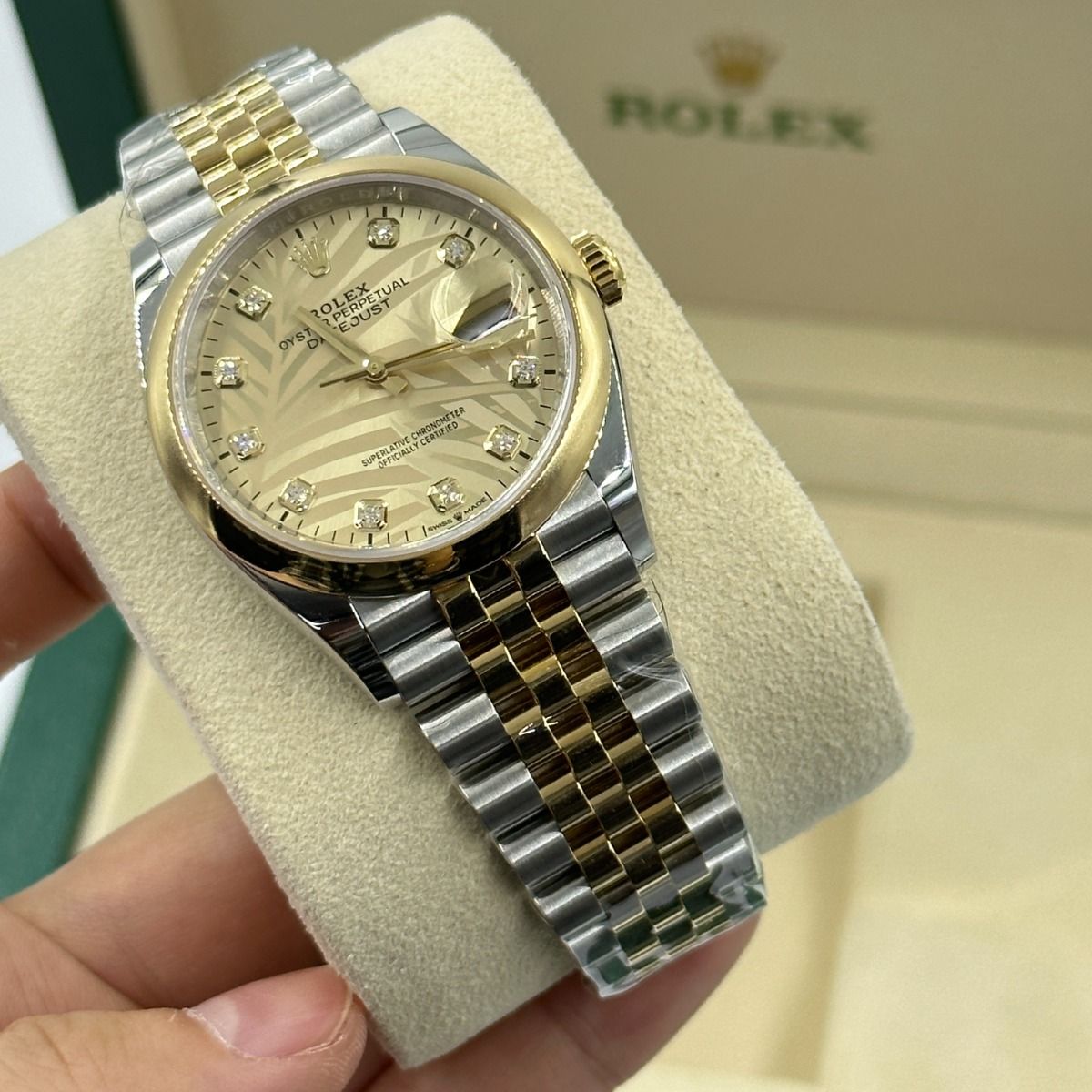 【Super Clone】ROLEX  Datejust 36mm 126203 Golden Fluted Dial Domed Bezel Oyster Bracelet