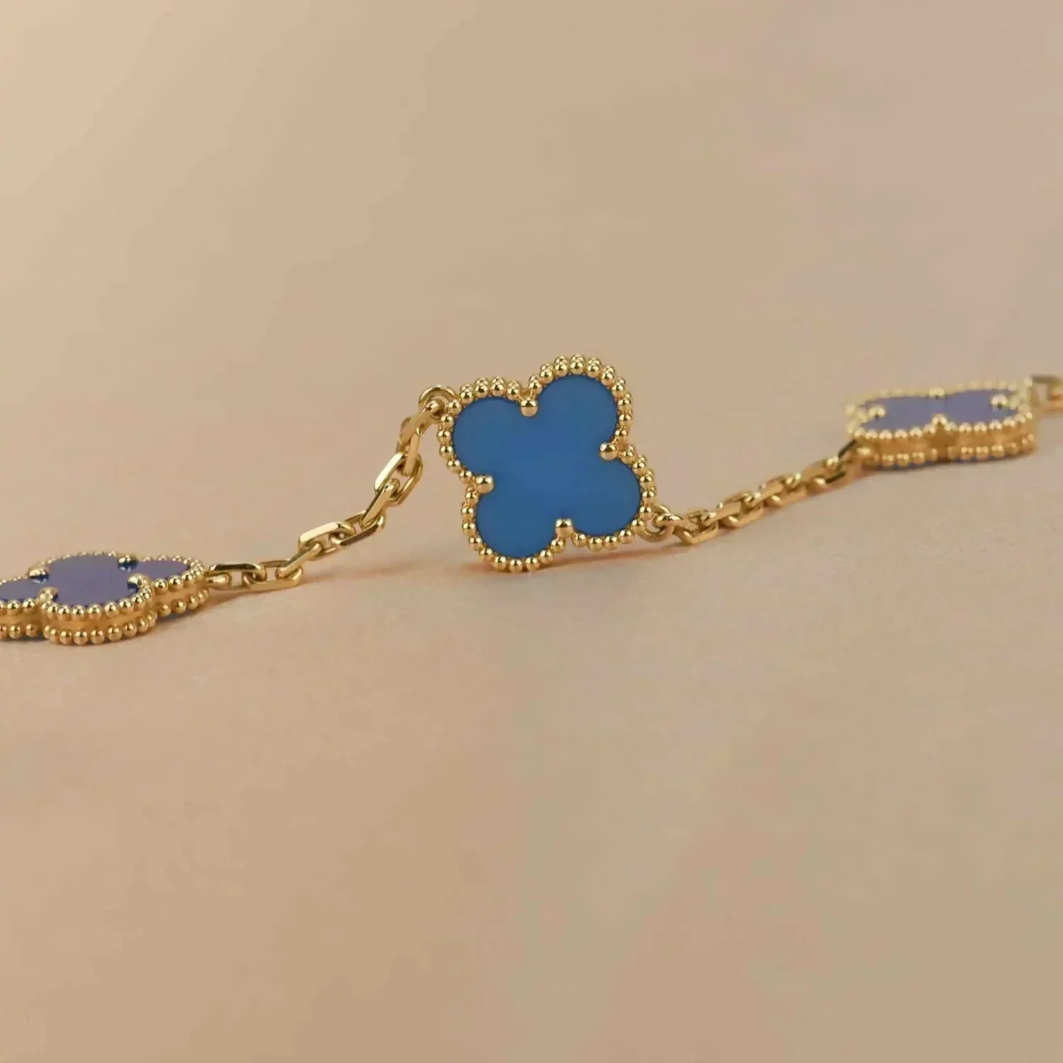 Regalia jewelryCLOVER 5 MOTIFS BLUE AGATE BRACELET