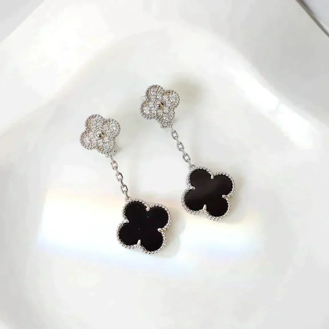 Regalia jewelryCLOVER 2 MOTIFS  DIAMOND ONYX EARRINGS SILVER