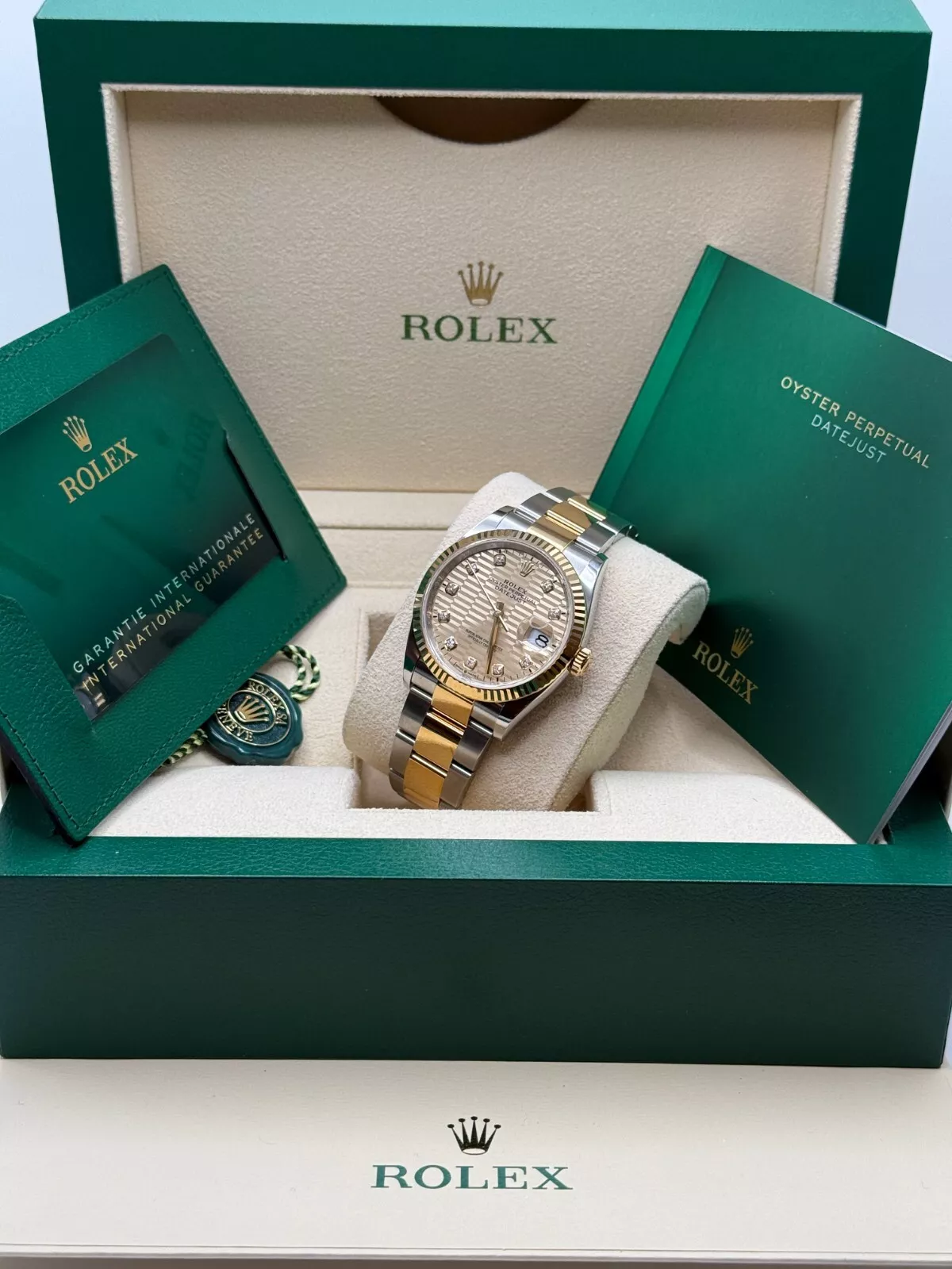 【Super Clone】ROLEX  Datejust 36mm 126233 Champagne Fluted Motif Diamond Dial Jubilee Bracelet