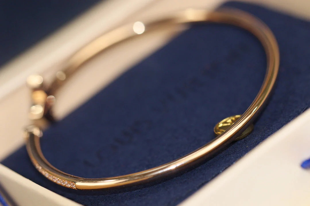 Regalia jewelryIDYLLE PINK GOLD OPEN BRACELET DIAMOND PAVED