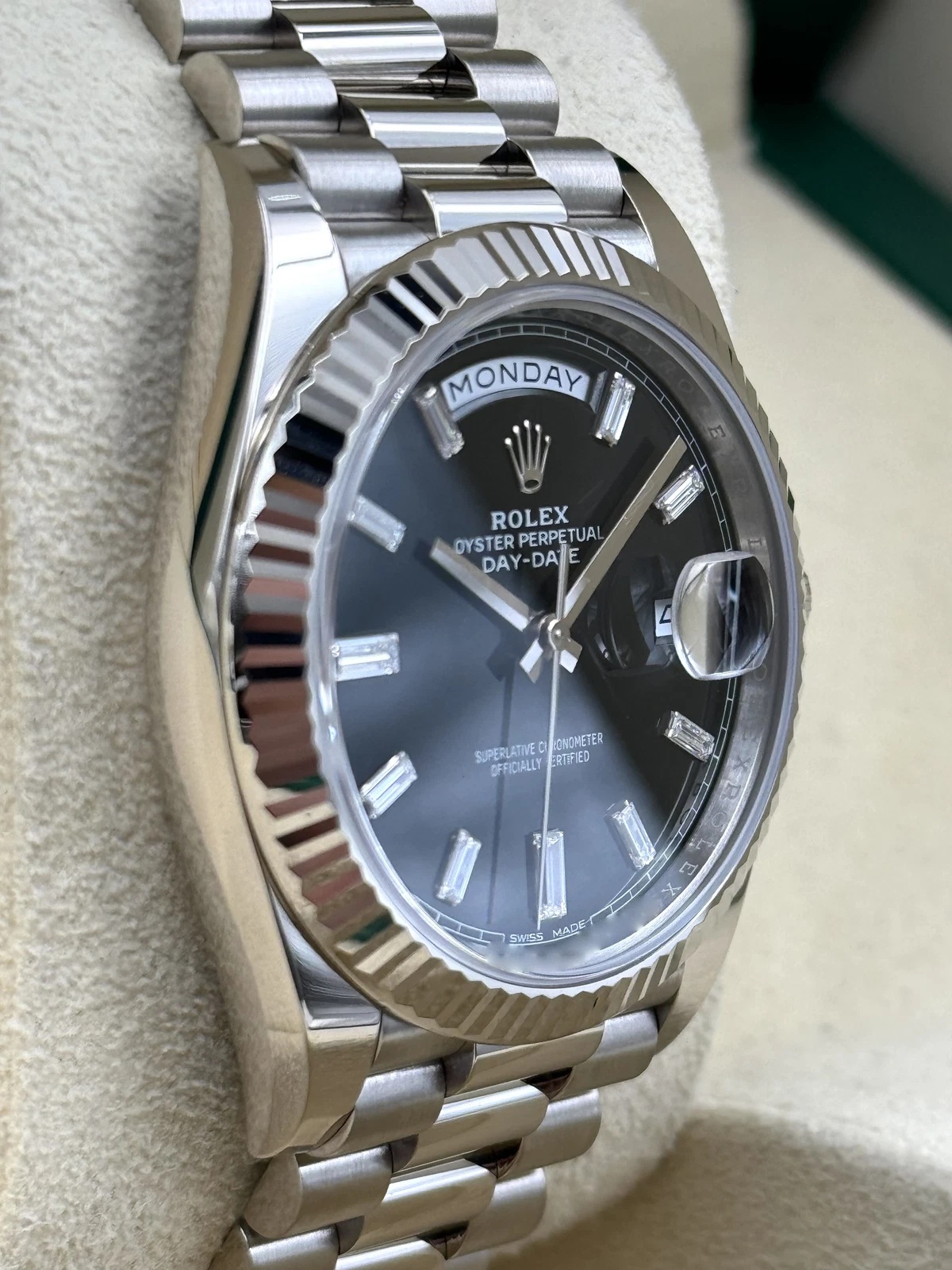 【Super Clone】ROLEX  Day-Date 40mm  Black Diamonds Dial 228236-0004