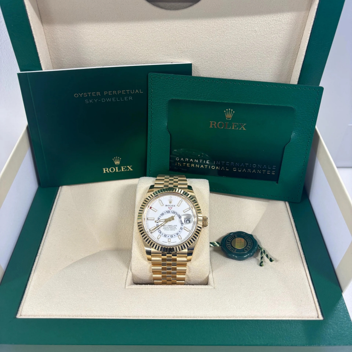 【Super Clone】ROLEX  Sky-Dweller 42mm 336938-0003/0006 Yellow Gold White Dial Jubilee