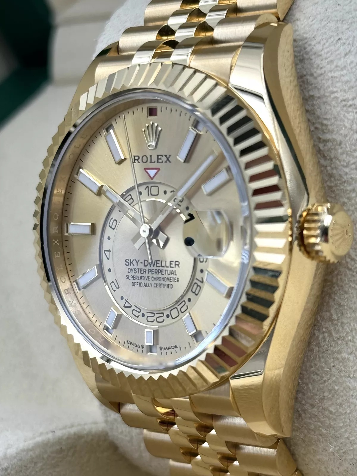 【Super Clone】ROLEX  Sky-Dweller 42mm 336938-0001/0004 Yellow Gold Champagne Dial Jubilee