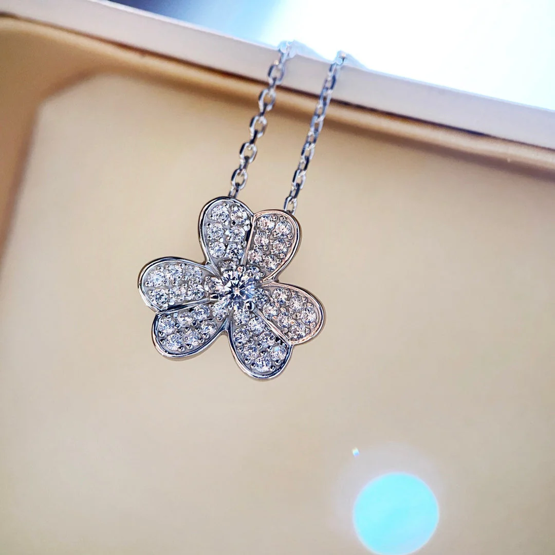 Regalia jewelryCLOVER DIAMOND NECKLACE SILVER