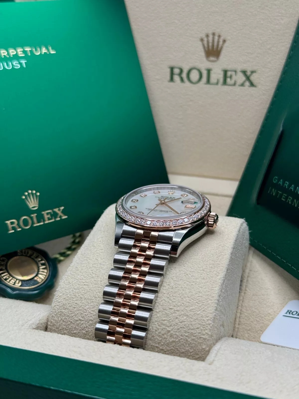 【Super Clone】RLX Datejust m278381-0025/0026 Mother-of-Pearl Diamond 31mm Dial Diamond-Set Bezel and Oyster Bracelet Watch