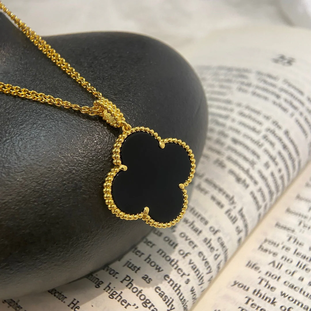 Regalia jewelryCLOVER 25MM NECKLACE GOLD ONYX