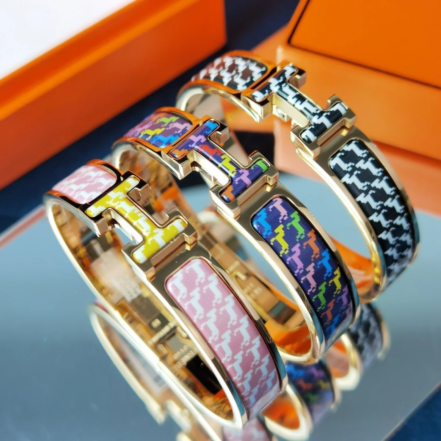 Regalia jewelryH HORSE BRACELET 12MM