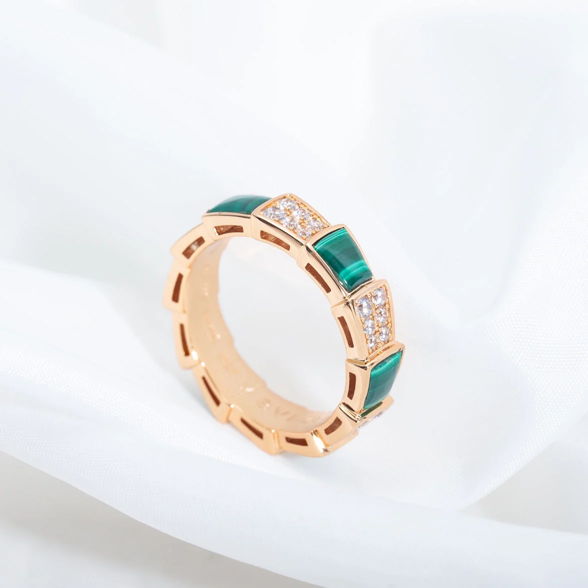 Regalia jewelrySERPENTI RING PINK GOLD MALACHITE DIAMOND PAVED 4MM