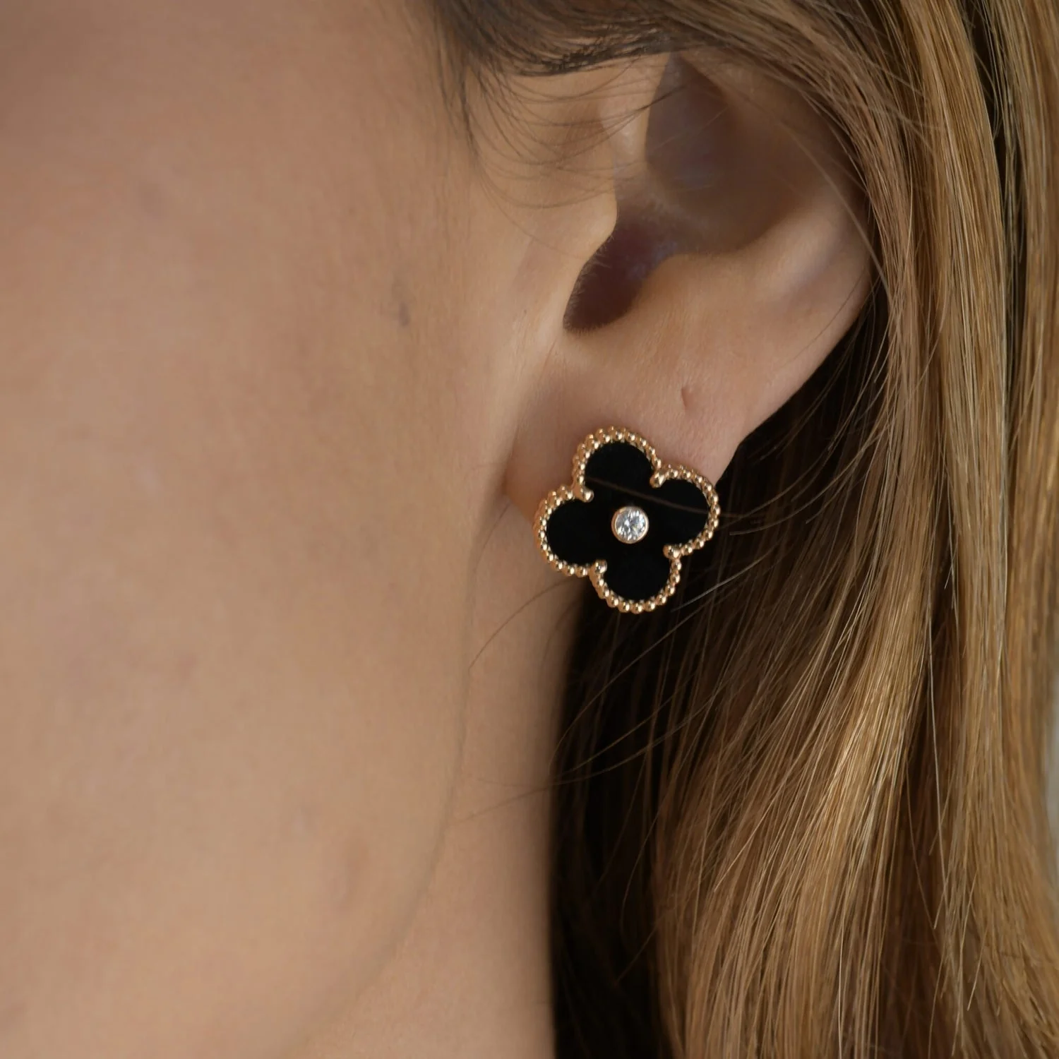 Regalia jewelryCLOVER MEDIUM 1 MOTIFS ONYX DIAMOND EARRINGS