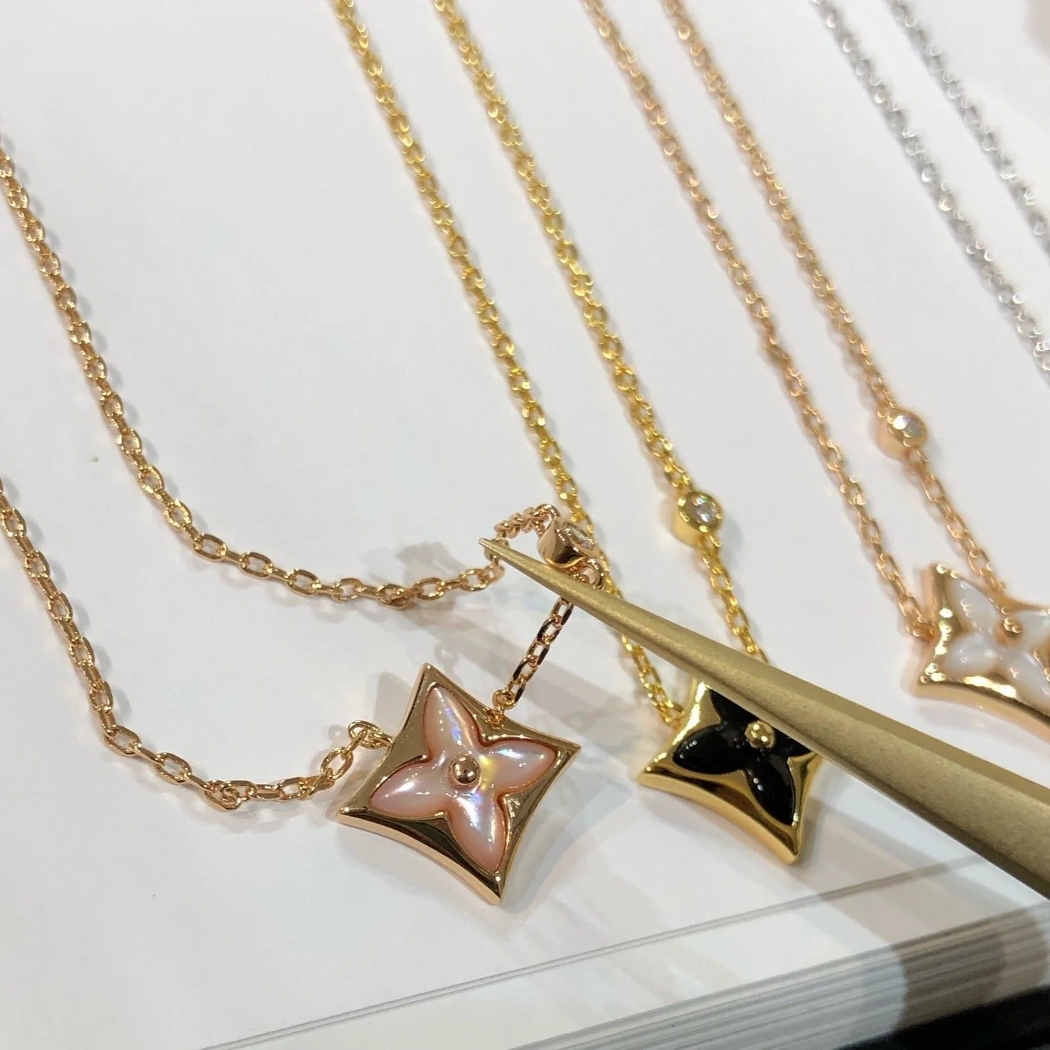 Regalia jewelrySTAR BLACK MOP NECKLACE