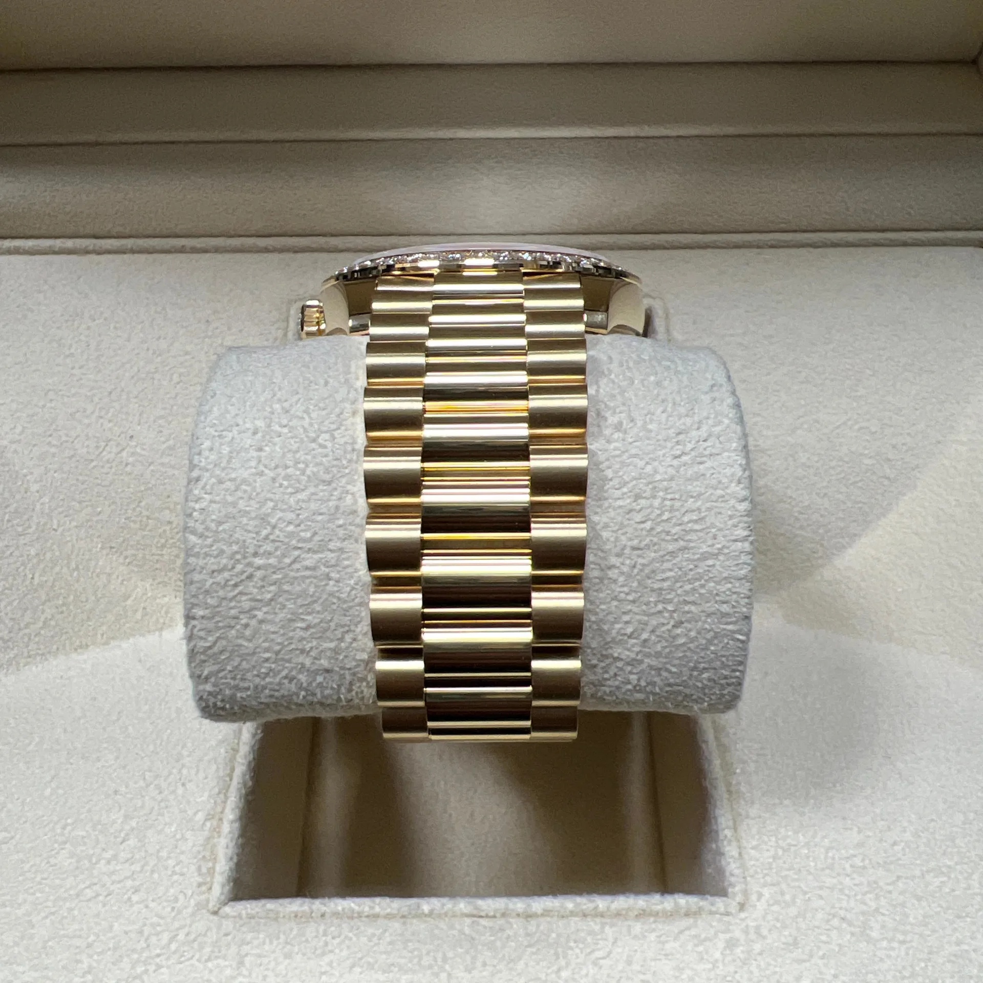 【Super Clone】ROLEX Day-Date 40mm White Mother-of-Pearl Dial President Watch 228348RBR-0046