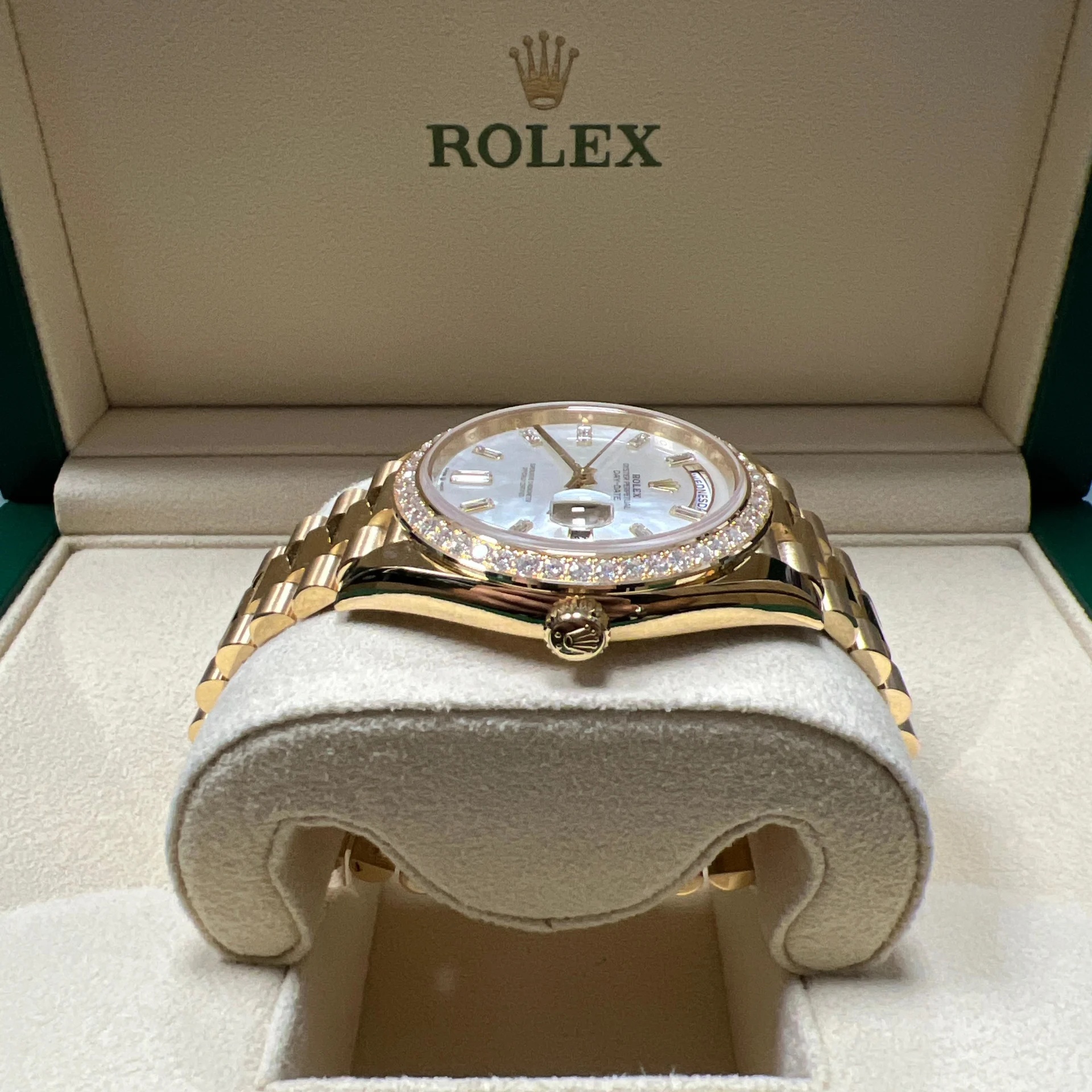 【Super Clone】ROLEX Day-Date 40mm White Mother-of-Pearl Dial President Watch 228348RBR-0046