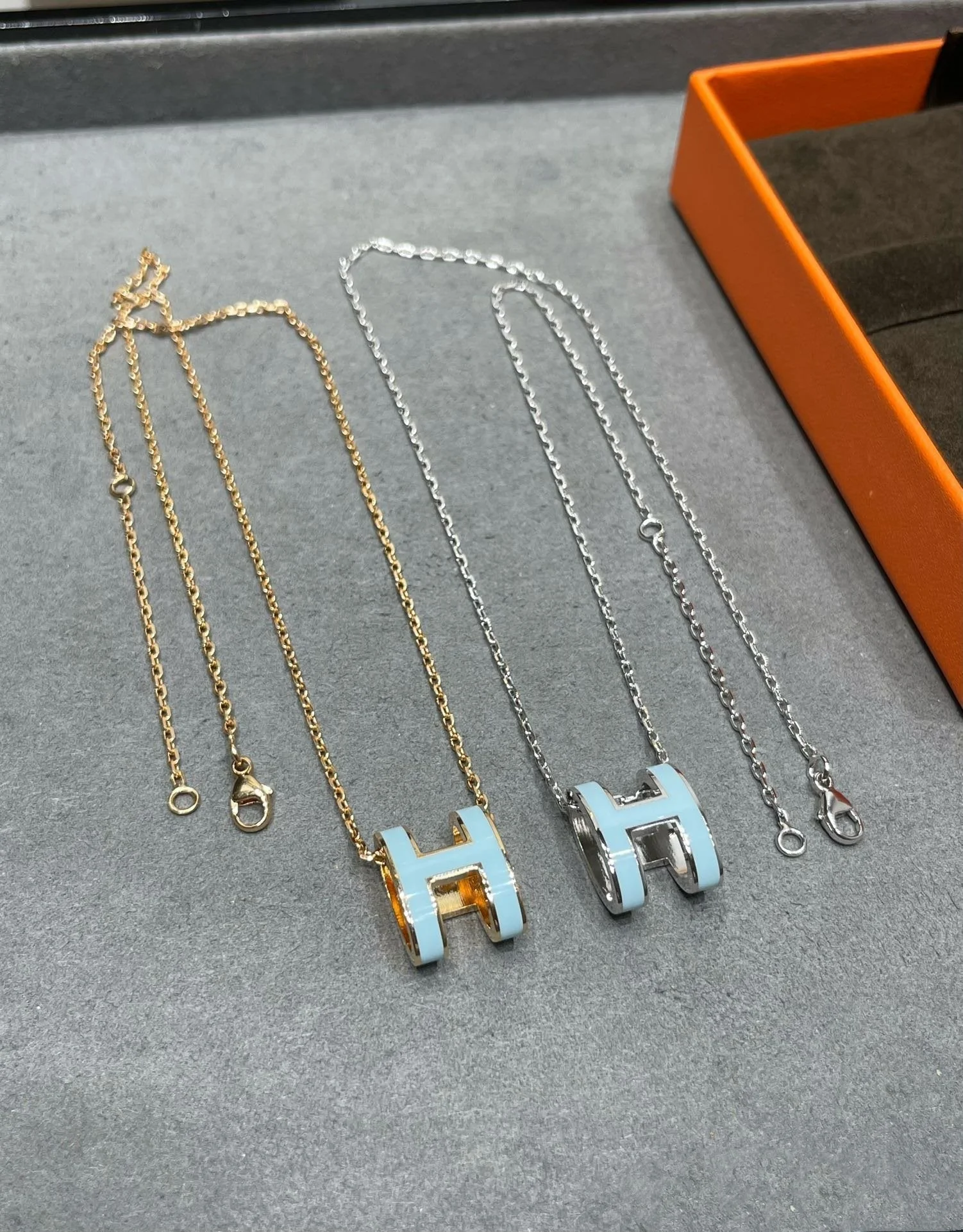 Regalia jewelryPOP H SKY BLUE NECKLACE
