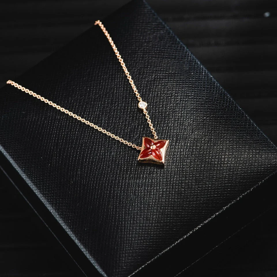 Regalia jewelrySTAR NECKLACE PINK GOLD 1 DIAMOND